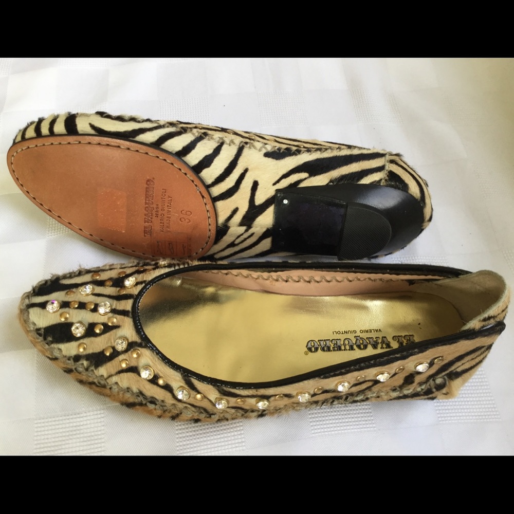 Ladies leopard print jeweled flats